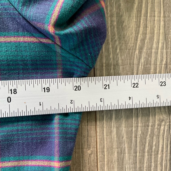 Burton Blitz Dry Ride Flannel Shirt
Snap
Women’s MEDIUM
Green Purple - Picture 5 of 11